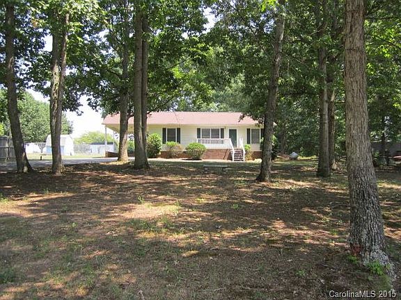 2nd image of 111 Marian Ct