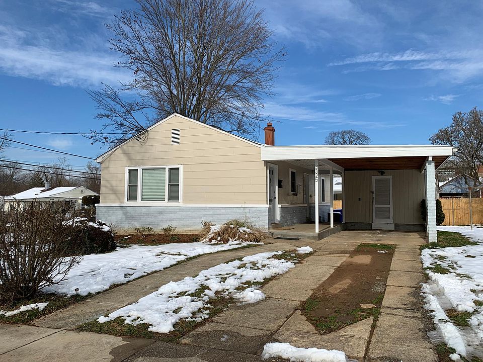 Driveway for 2/3 cars