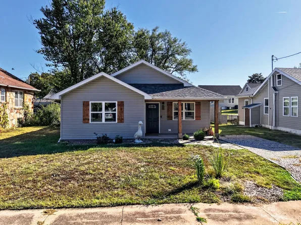 84 Camden Ave, Camdenton, MO 65020