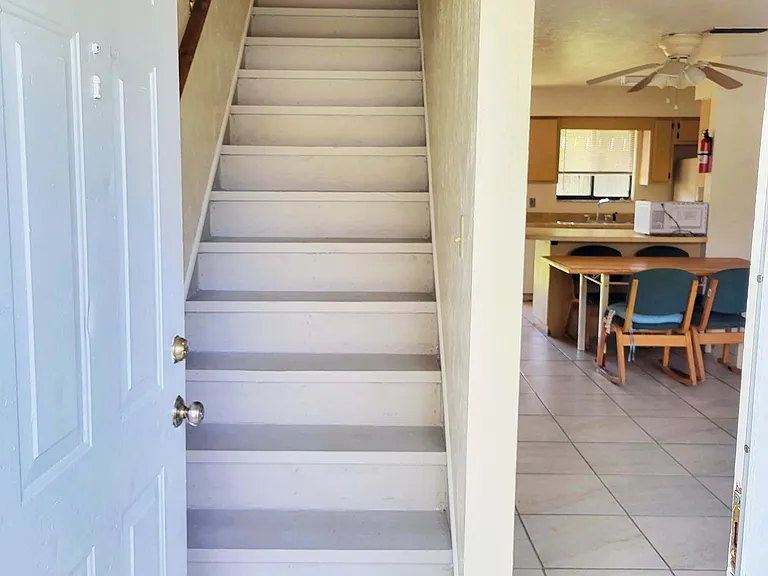 3203 SW 25th Dr — Photo 2