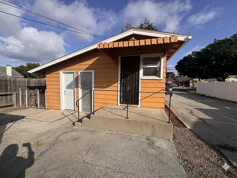 285 Sunset Blvd — Photo 23