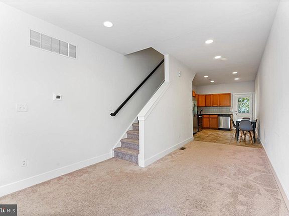 3rd image of 438 N Sloan St