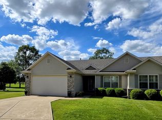 963 Brown Dr, Momence, IL 60954