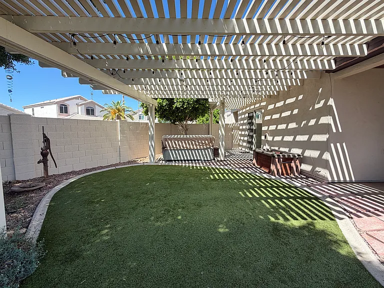 8977 W Lisbon Ln — Photo 6