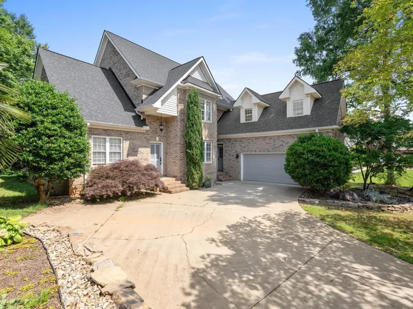 403 Mossy Ledge Ln, Simpsonville, SC 29681