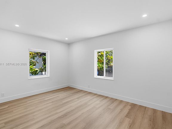 5th image of 2110 SW 15th St