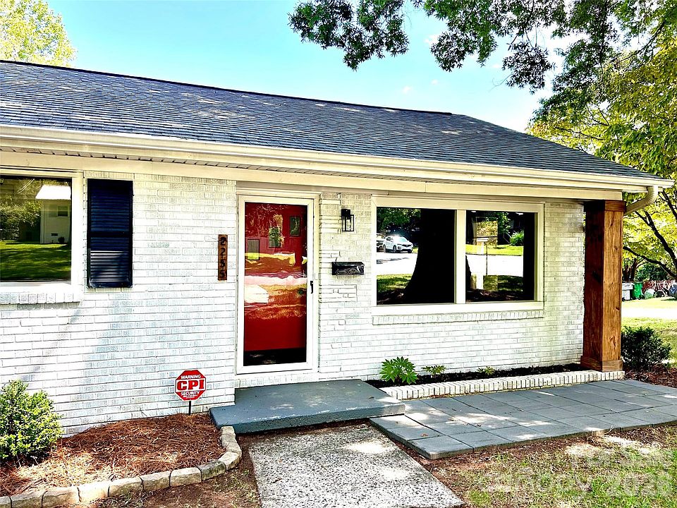 1st image of 2255 Falmouth Rd