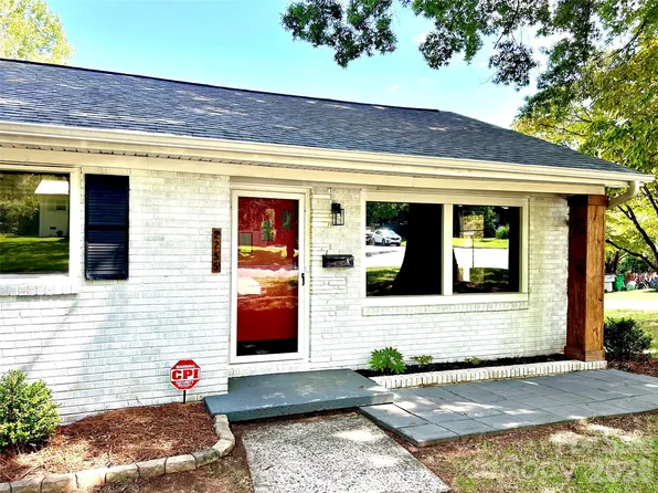 2255 Falmouth Rd, Charlotte, NC 28205