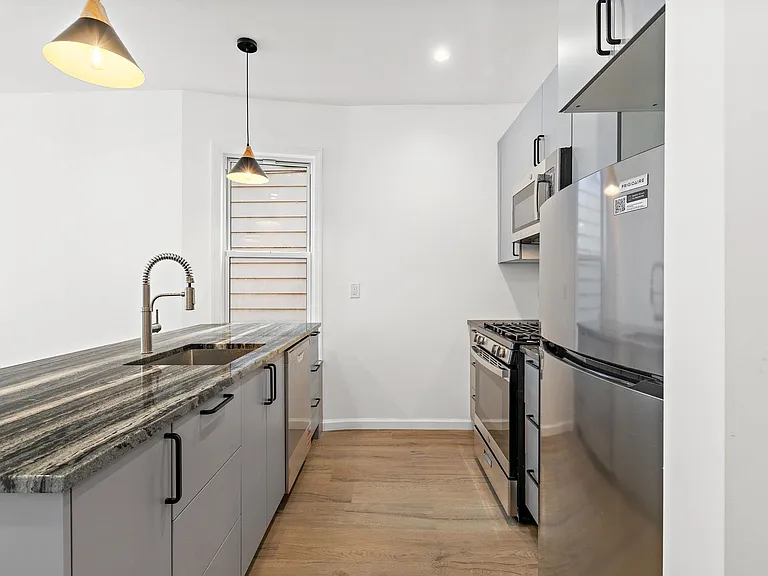 20 Delaware Ave #2 — Photo 2