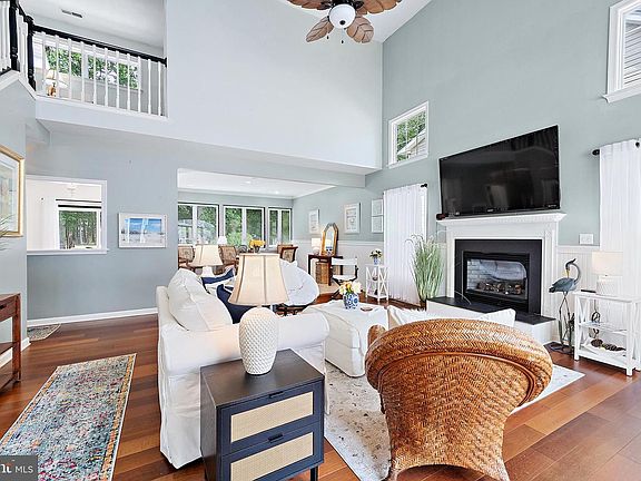 5th image of 58 Hingham Ln