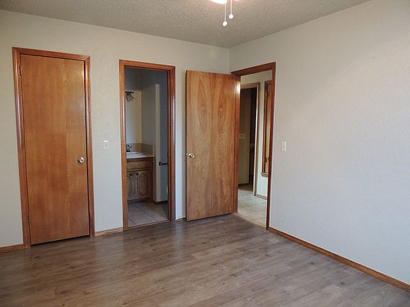 Master Bedroom-Half Bath
