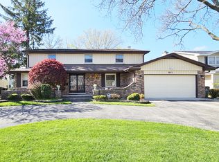 2739 Karen Ln, Glenview, IL 60025