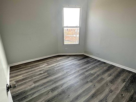 4th image of 4219 S Ellis Ave #3