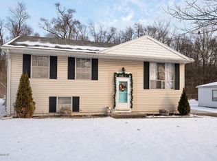 1329 Fairfield Dr, Niles, MI 49120