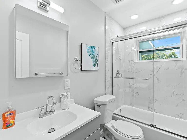 1800 NE 28th Ave — Photo 24
