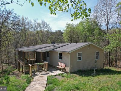 320 Painted Meadow Ln, Hedgesville, WV 25427