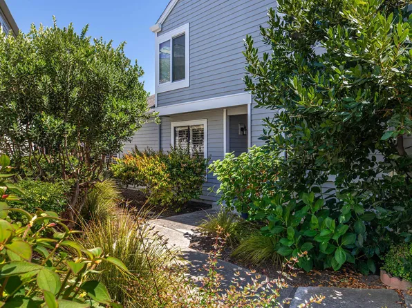 135 Parfait Ln, Alameda, CA 94502