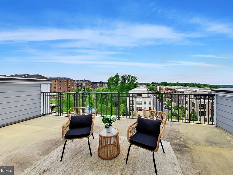 517 Windboard Way — Photo 33