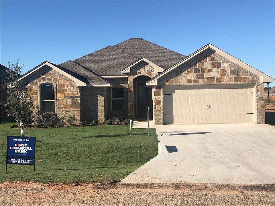 1st image of 446 Silverton Dr