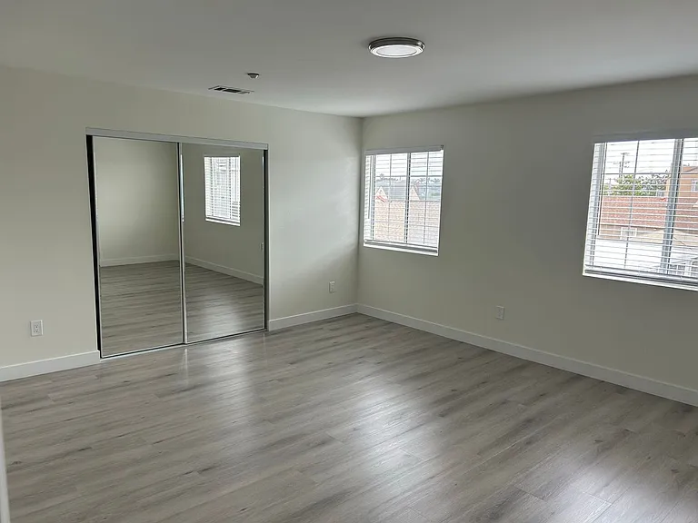 Delong Townhomes — Photo 9