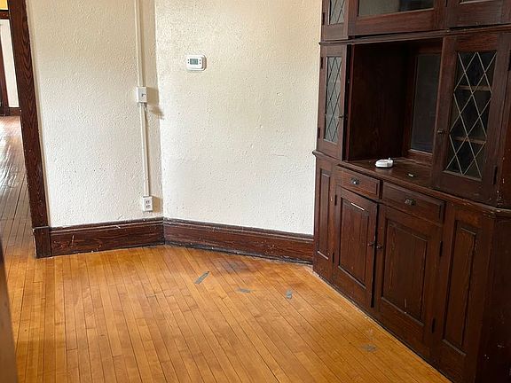 4th image of 111 Washington St #111