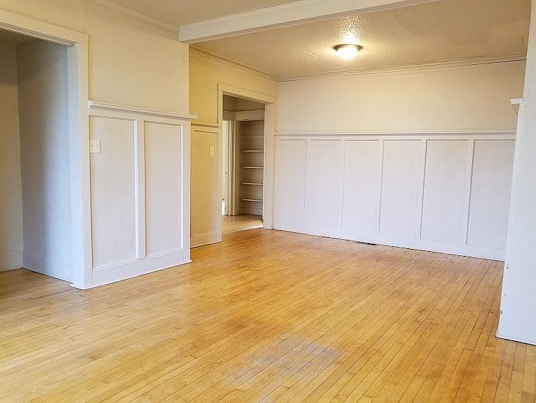 1st image of 419 W Clarke St