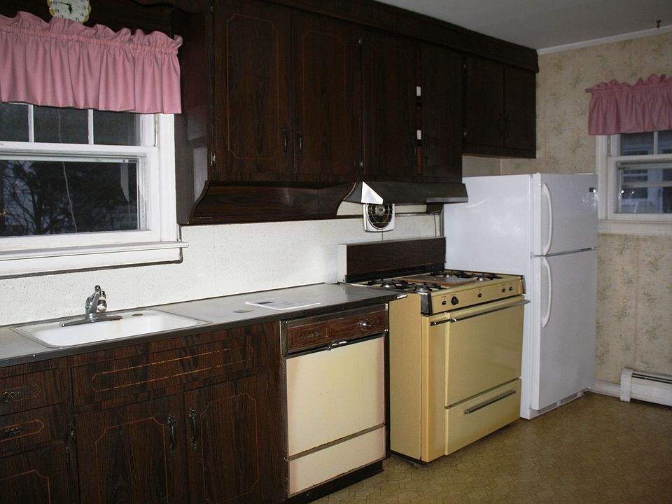2nd image of 97 Cathay Rd