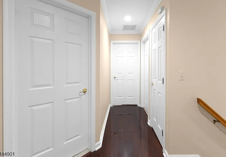 72 Albert Ct — Photo 24