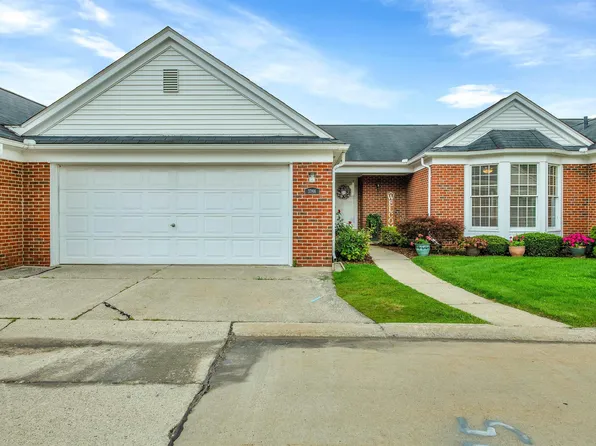 37816 Maple Cir W, Clinton Township, MI 48036