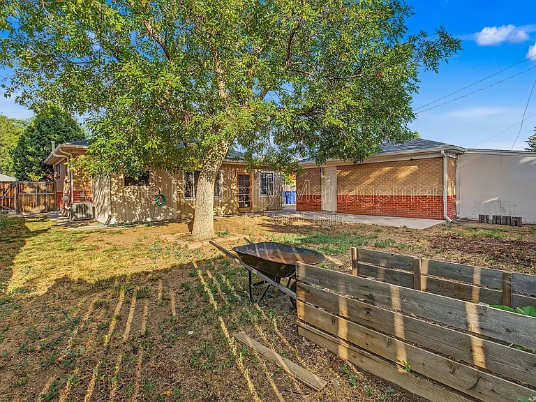 7071 Ruth Way — Photo 28