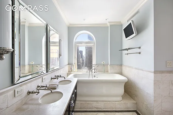 Sold by Compass | media 16