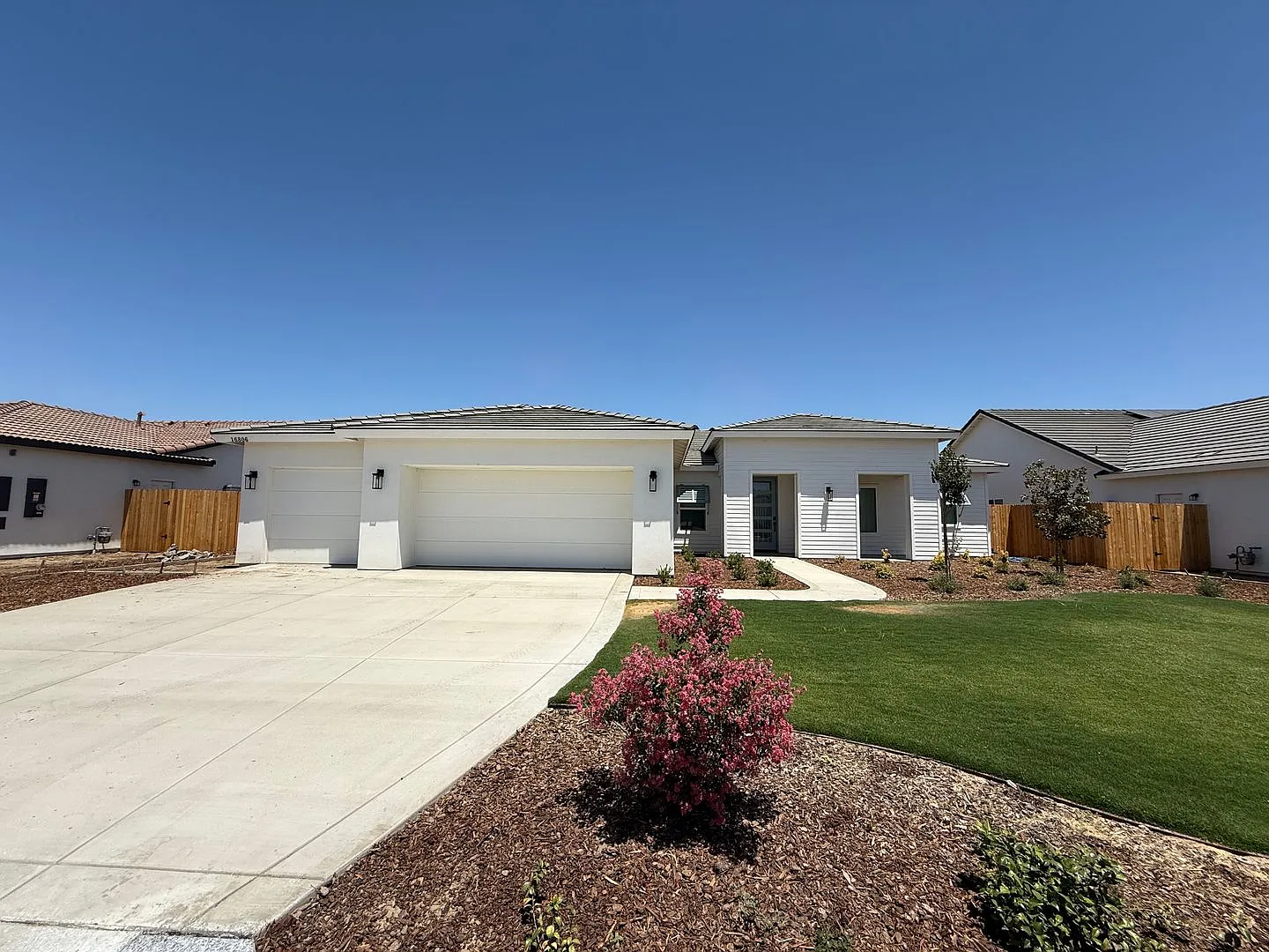 16806 Mairs Drive - Gorgeous Brand New Balfanz Home - 4 bedroom 2.5 bath - SOLAR — Photo 2