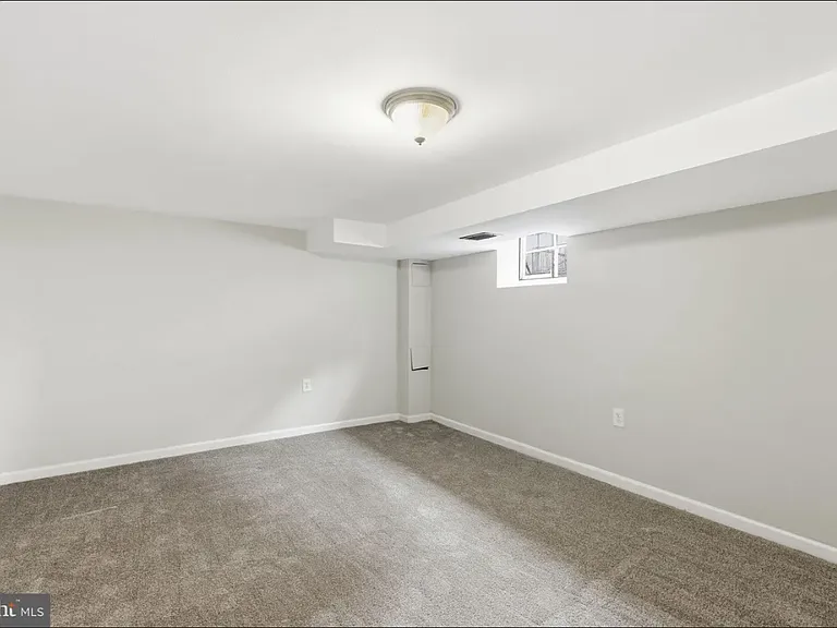 1107 N Marlyn Ave — Photo 9
