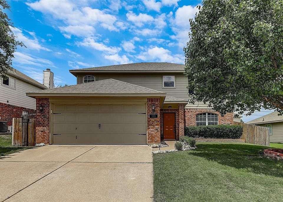 1st image of 305 Heritage Dr