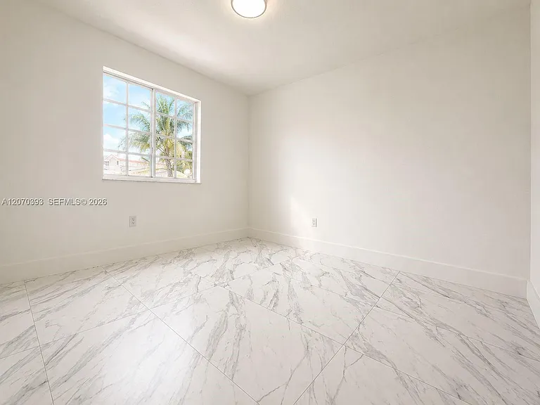 1270 W 42nd St #A103 — Photo 11