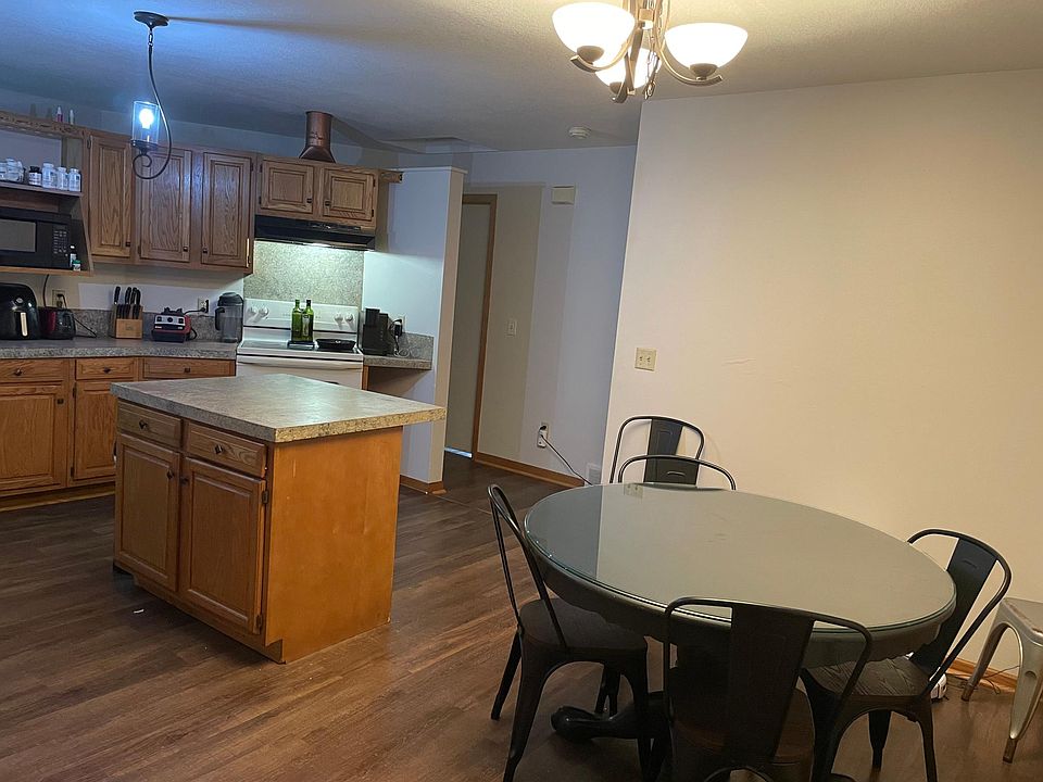 2nd image of 400 5th St SE #2