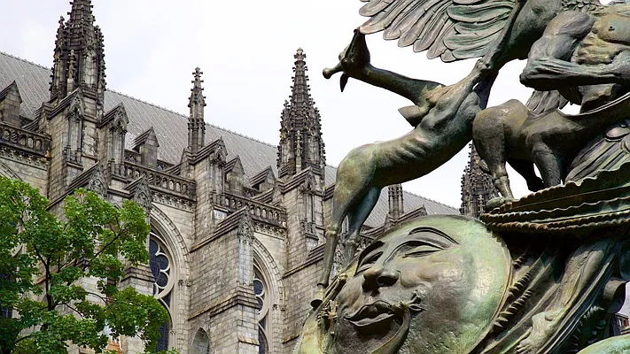 Sold by Cooper & Cooper Real Estate | media 16