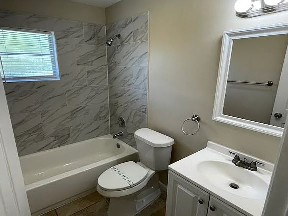 4th image of 5395 Lily St