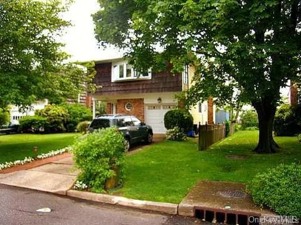 3430 Colony Drive, Baldwin Harbor, NY 11510