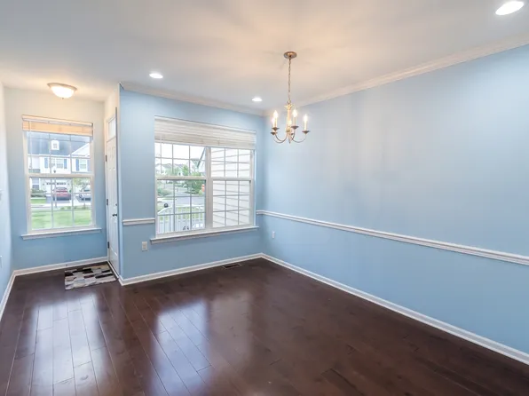 25 Fisher Ct, Cranbury, NJ 08512