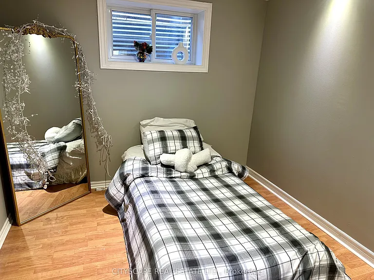 116 Rexway Dr E — Photo 13