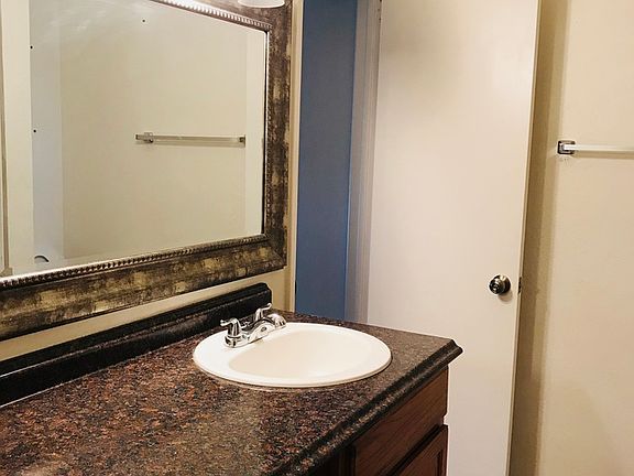 3rd image of 4034 N Parkway Ave