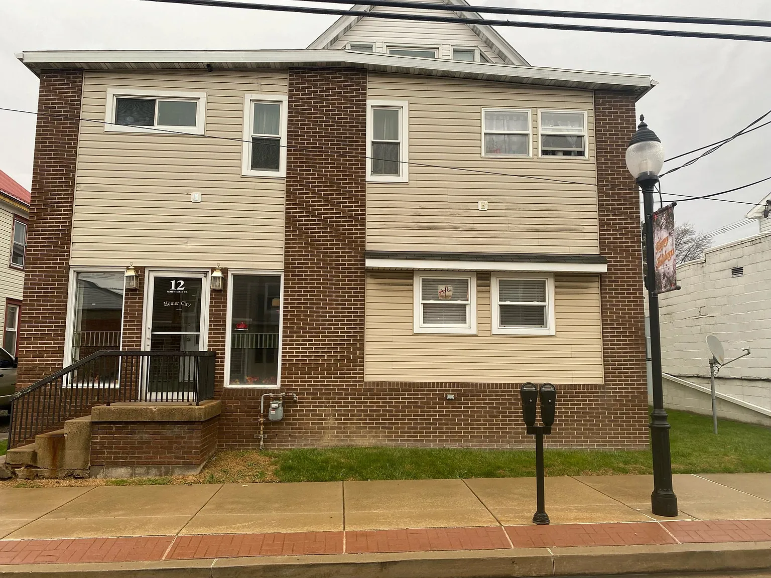 12 N Main St — Photo 1