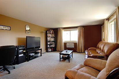2nd image of 1320 Lore Ln APT 212