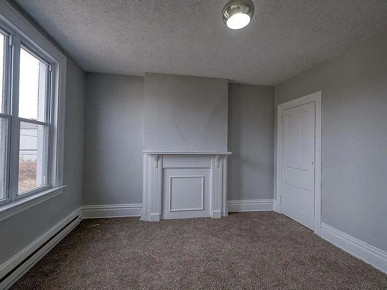 220 Shetland St — Photo 9