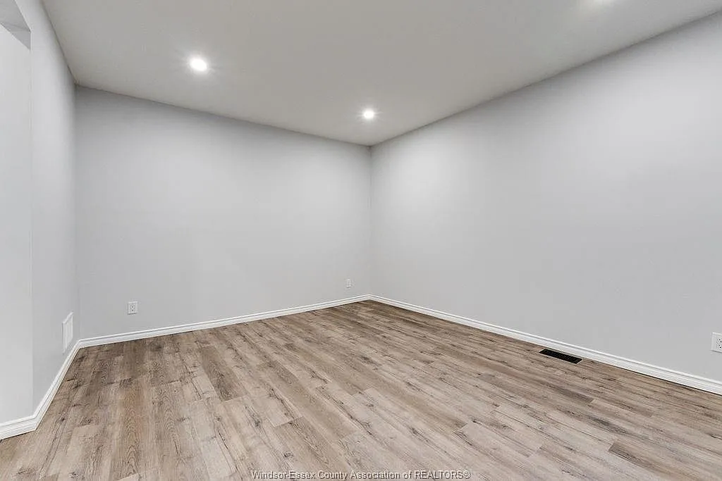 2 bed, $1,800 — Photo 4