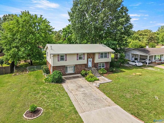 3rd image of 222 Lakewood Dr