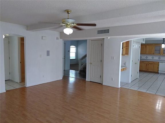 3rd image of 10712 Pleasant Sand Dr