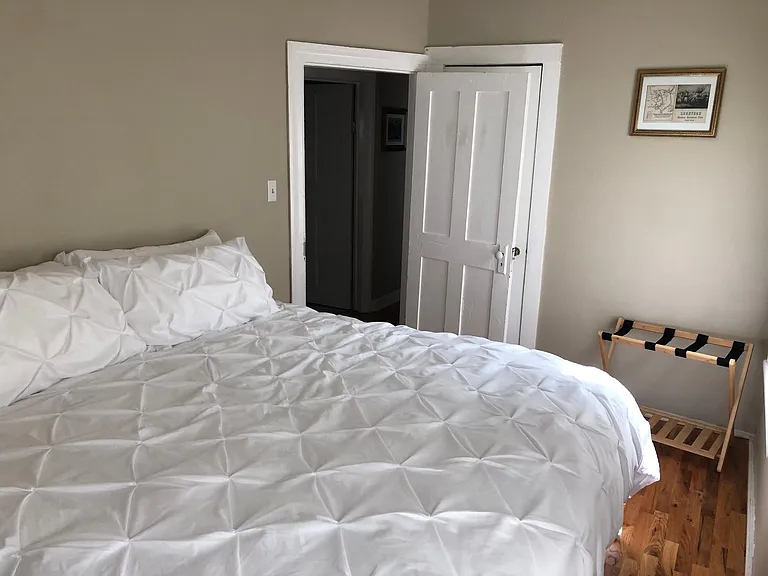 Bedroom 1 - King Bed