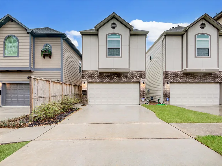 5941 Kansas St — Photo 1